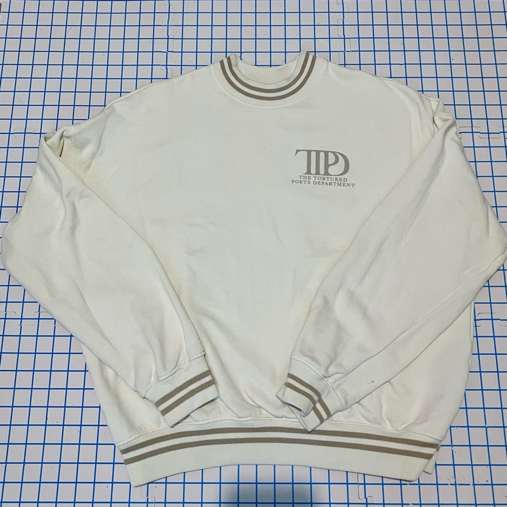 sold! 📠 TTPD taylor swift official sweatshirt in XS
